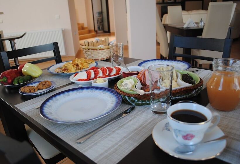 膳宿费 Flora Luxury House