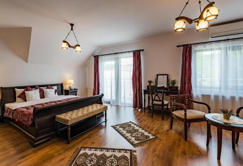 膳宿费 Flora Luxury House