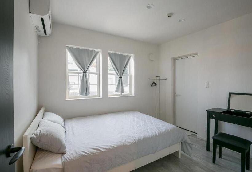 Pension Guest House Diphylleia Grayi