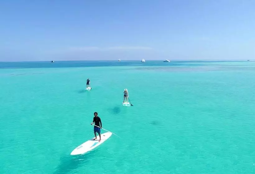 پانسیون Araamu Hotels Maldives At Dhiffushi