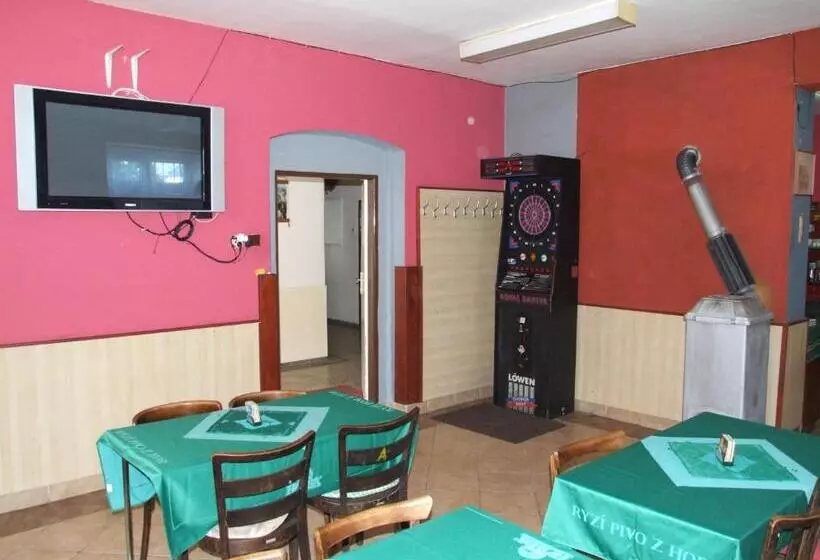 Majatalo Hostinec Na Návsi