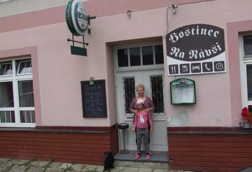 Majatalo Hostinec Na Návsi