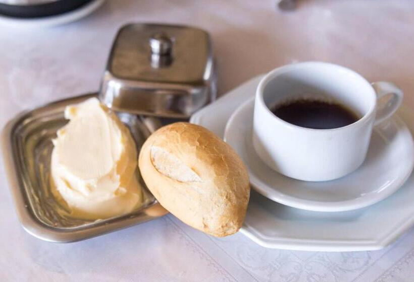 Pension (Hôtel basse catégorie) Pousada Rio Branco Nova Lima