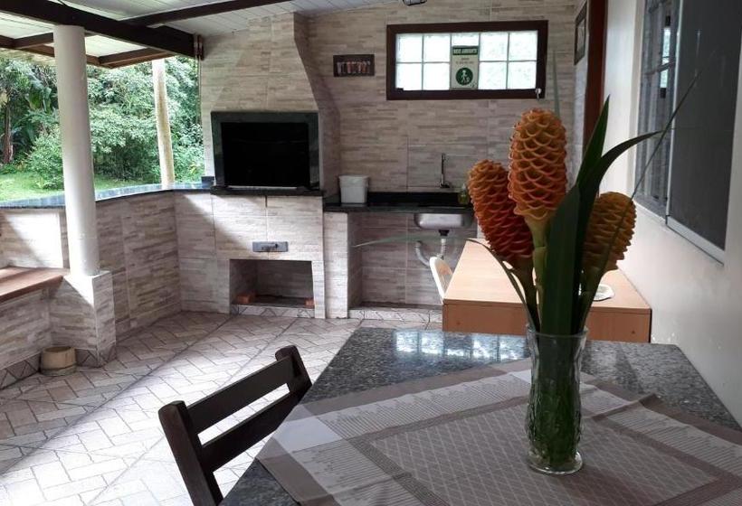 بنسيون Recanto Das Saíras