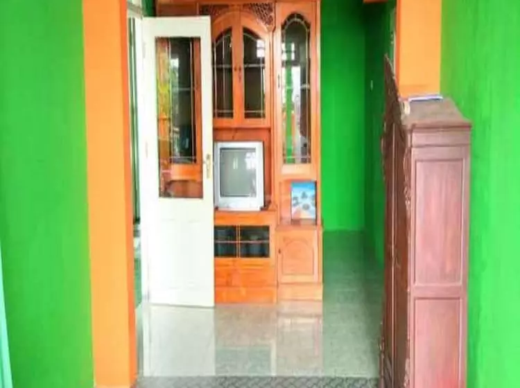 ペンション Sritanjung Homestay