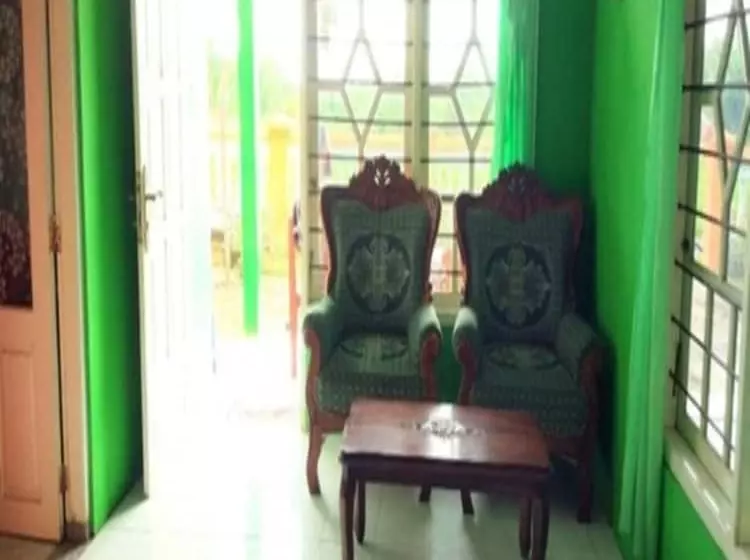 ペンション Sritanjung Homestay