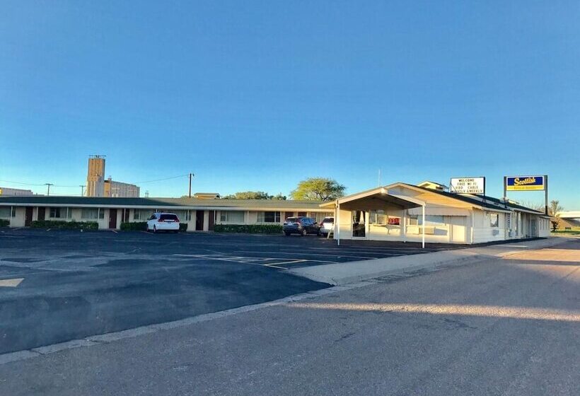 モーテル Scottish Inns & Suites