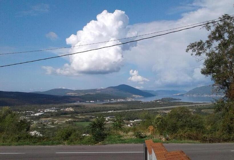 پانسیون Guest House Vila Vedesa