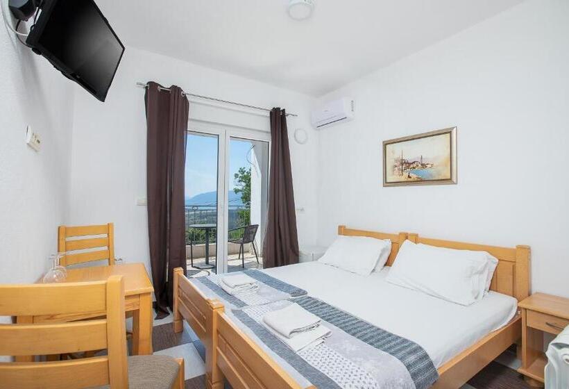 پانسیون Guest House Vila Vedesa