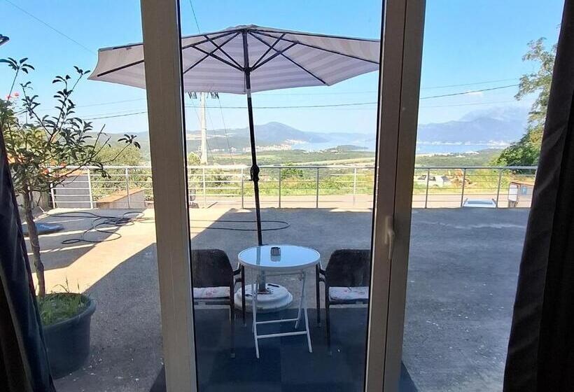 پانسیون Guest House Vila Vedesa