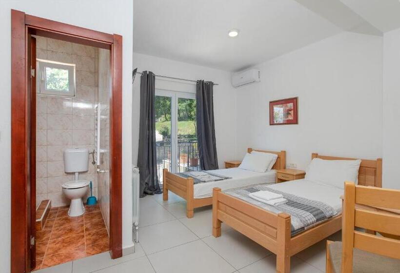 پانسیون Guest House Vila Vedesa