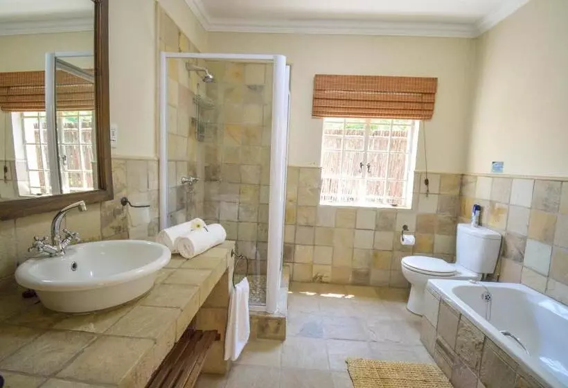 Majatalo San Rock Guest House