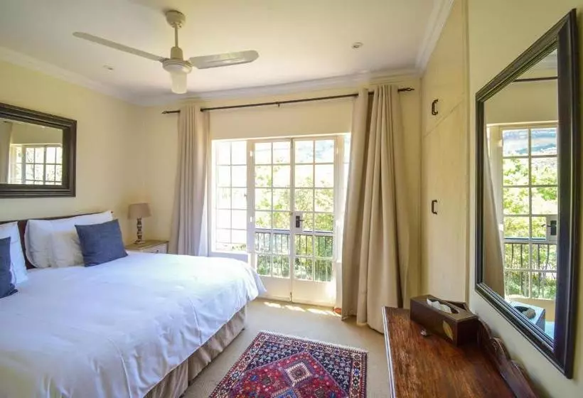 Majatalo San Rock Guest House