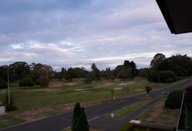 Majatalo St Andrews House