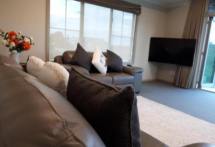 Majatalo St Andrews House