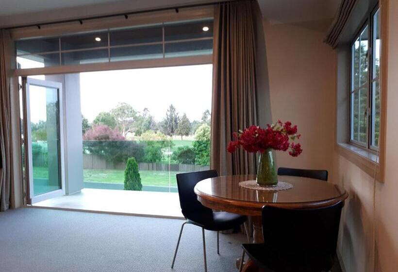 Majatalo St Andrews House