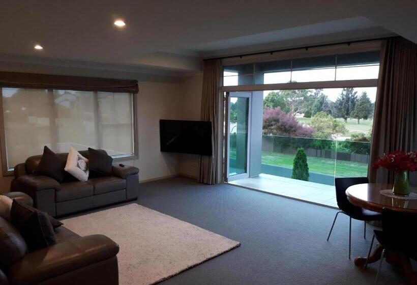 Majatalo St Andrews House