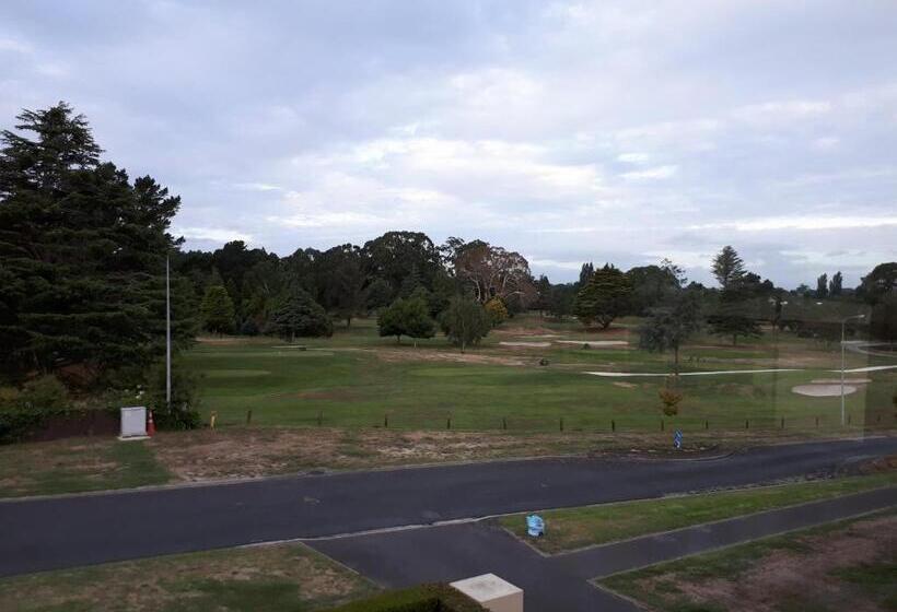 Majatalo St Andrews House