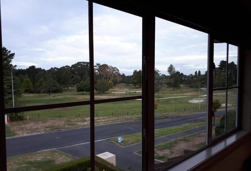 Majatalo St Andrews House