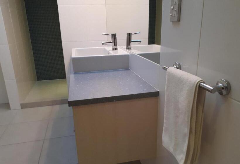 Majatalo St Andrews House