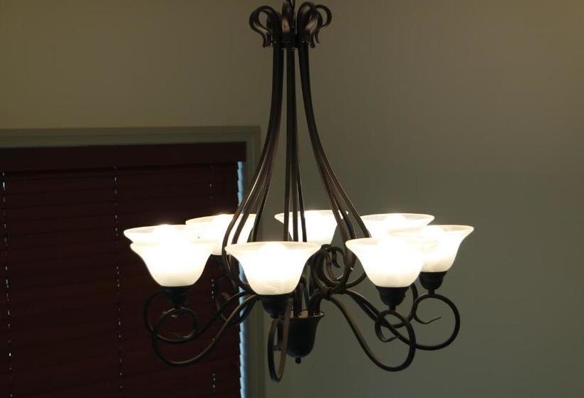 Majatalo St Andrews House