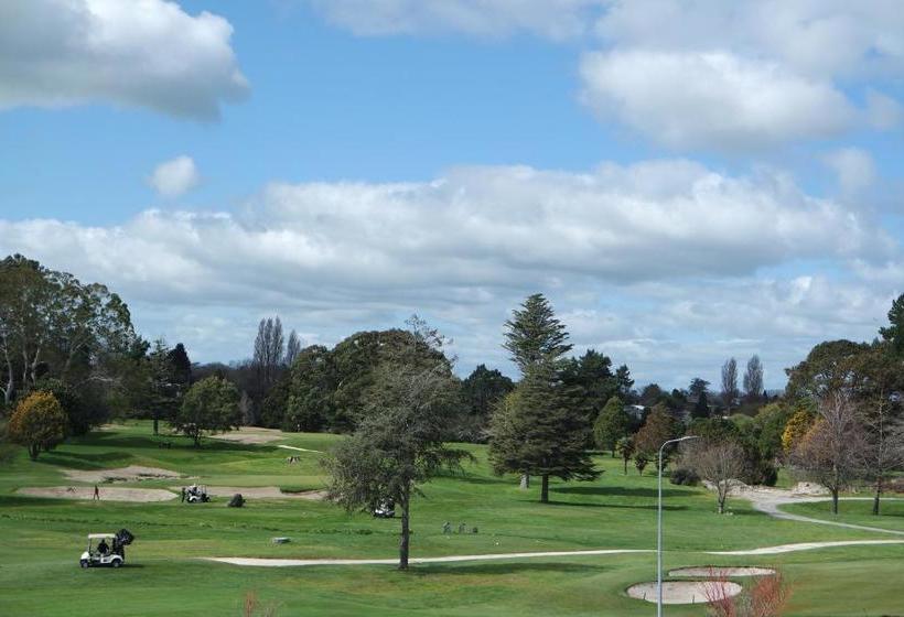 Majatalo St Andrews House