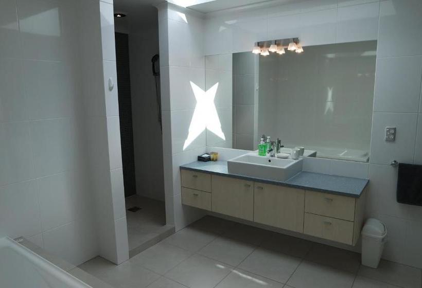 Majatalo St Andrews House