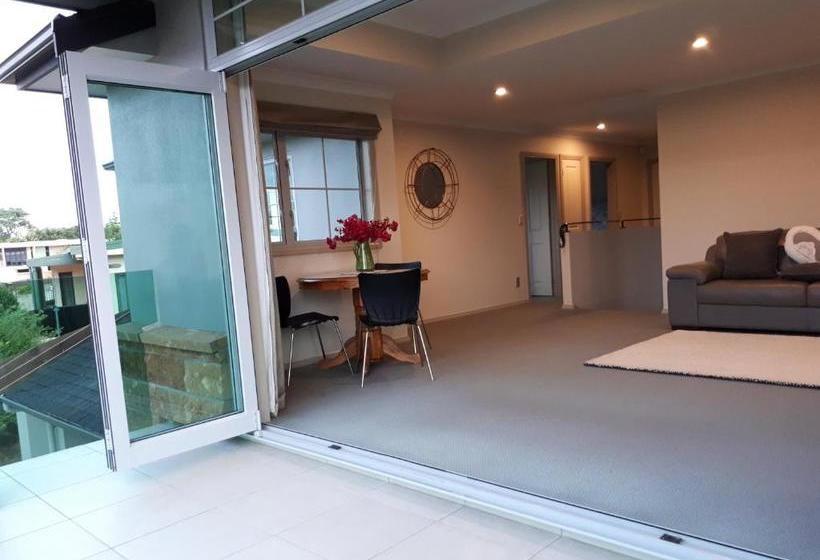 Majatalo St Andrews House