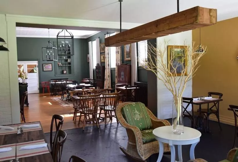 Retkeilymaja The Inn At Warm Springs