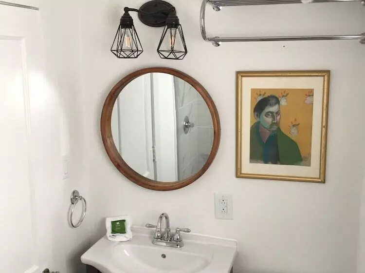 Retkeilymaja The Inn At Warm Springs