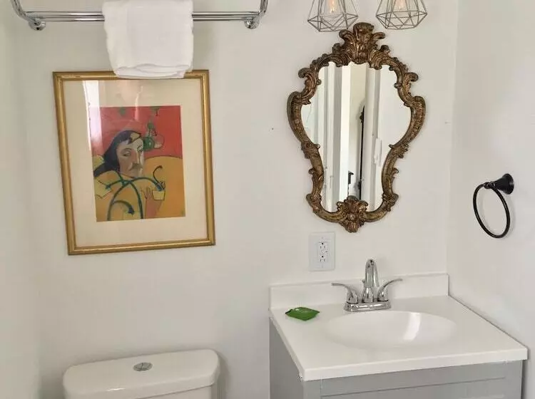 Retkeilymaja The Inn At Warm Springs