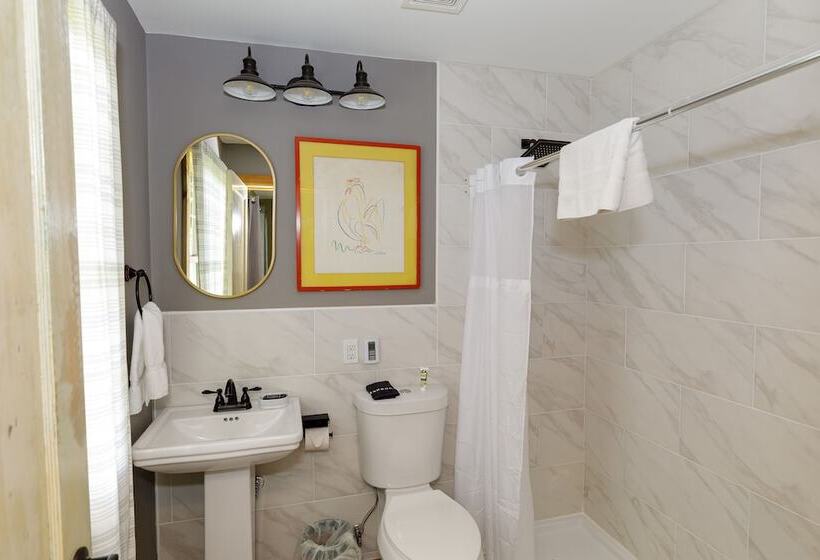 ユースホステル The Inn At Warm Springs