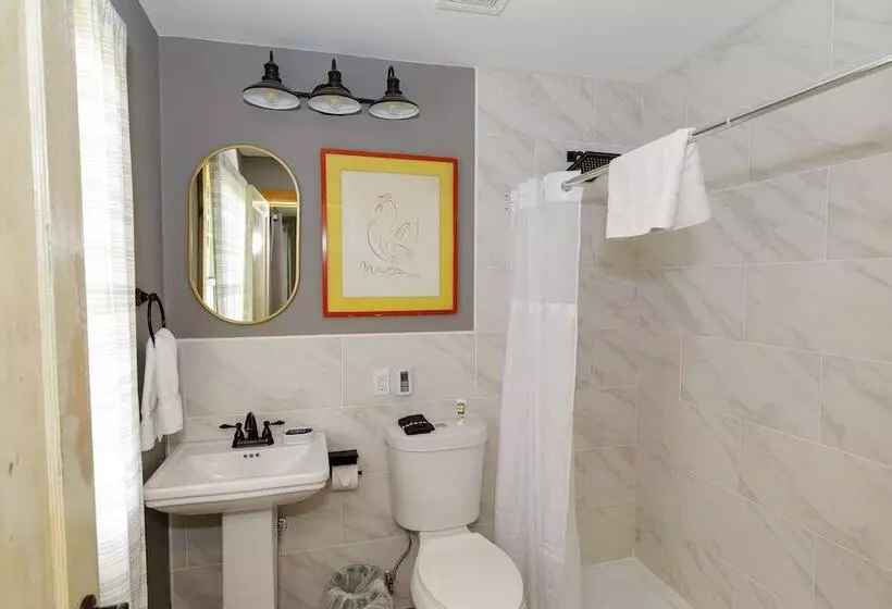 Retkeilymaja The Inn At Warm Springs