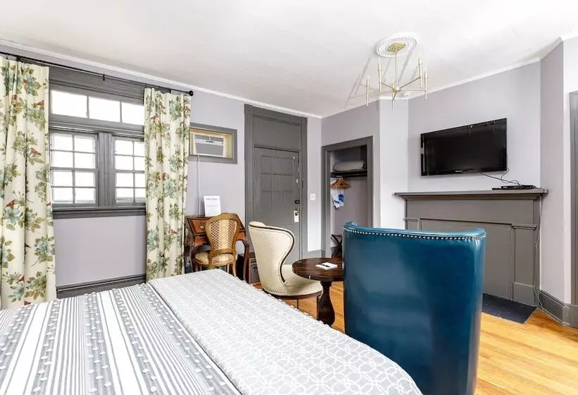 Retkeilymaja The Inn At Warm Springs