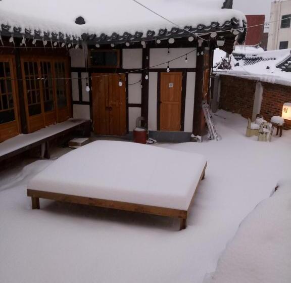 Pensión Hundred Years Hanok