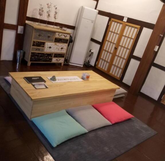 Pensión Hundred Years Hanok