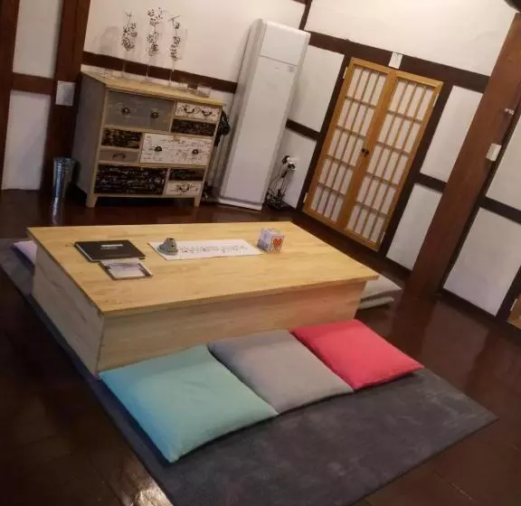 Majatalo Hundred Years Hanok