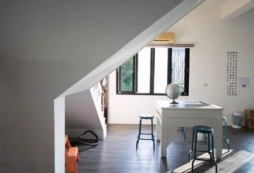 هاستل Sailing Inn