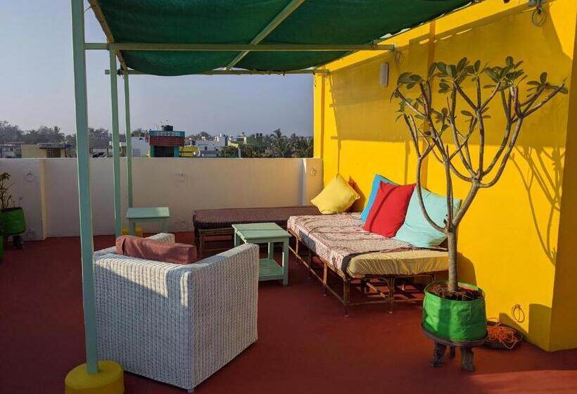 פנסיון Blue Moon Guest House