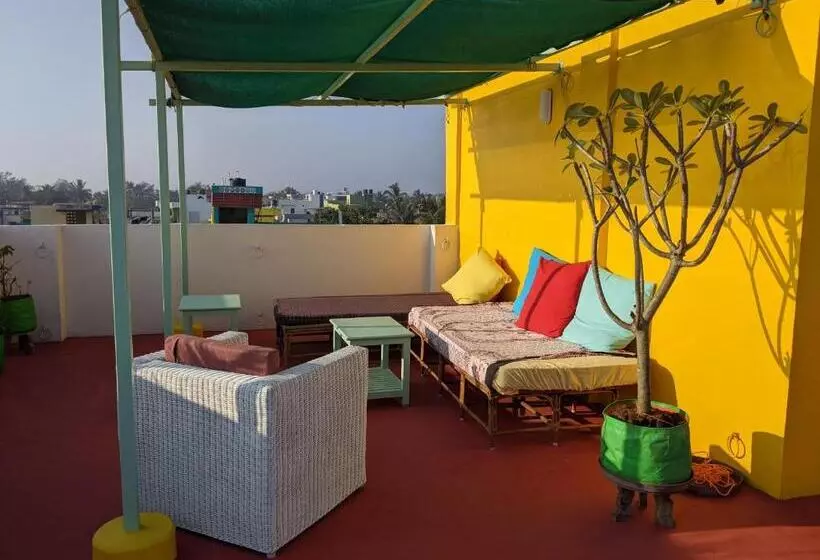 Majatalo Blue Moon Guest House