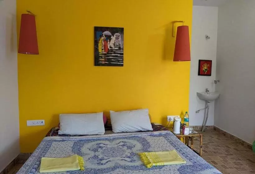 Majatalo Blue Moon Guest House