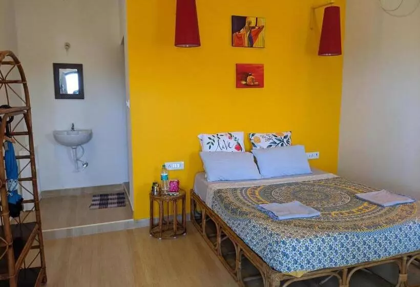 Majatalo Blue Moon Guest House