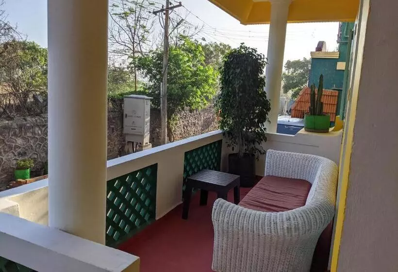 Majatalo Blue Moon Guest House