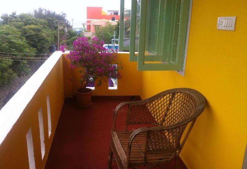 פנסיון Blue Moon Guest House