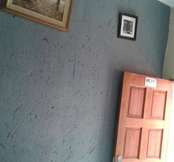 پانسیون Royal Crown Guesthouse