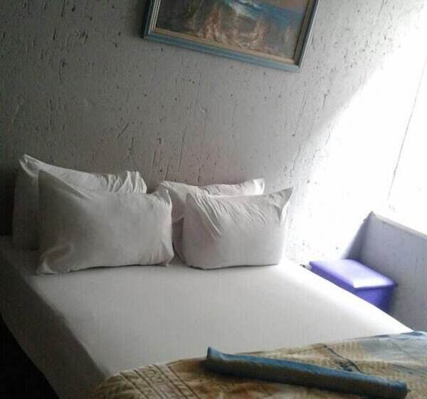 پانسیون Royal Crown Guesthouse