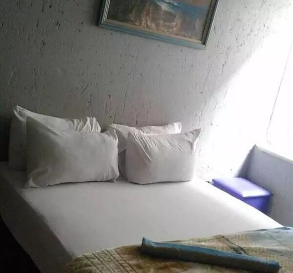 ペンション Royal Crown Guesthouse
