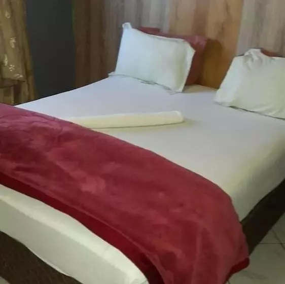 ペンション Royal Crown Guesthouse