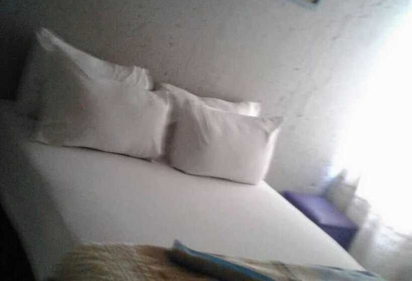 پانسیون Royal Crown Guesthouse