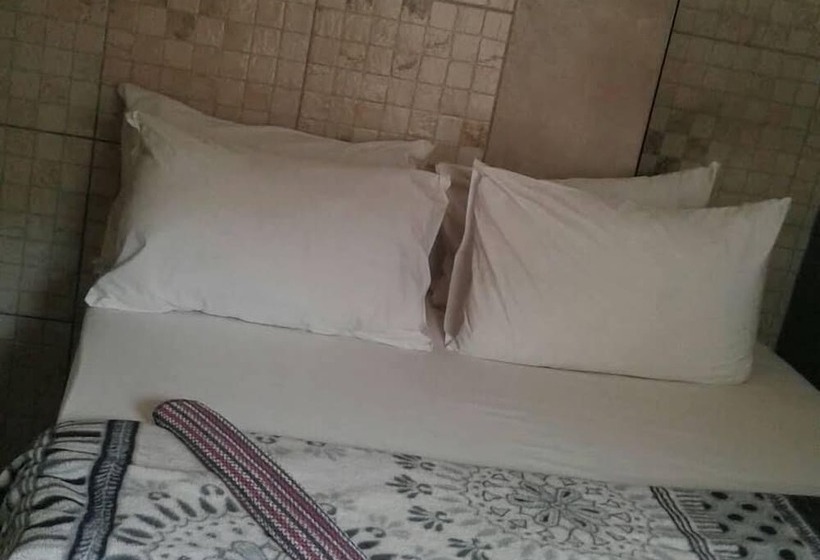 پانسیون Royal Crown Guesthouse